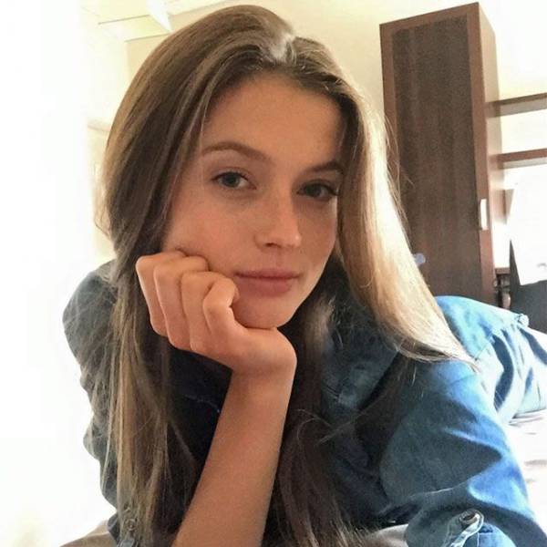 Приятные девушки из сети