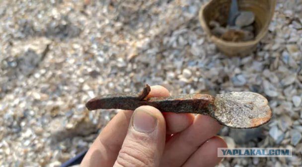 Археологические артефакты, найденные на дне обмелевшего Каховского водохранилища