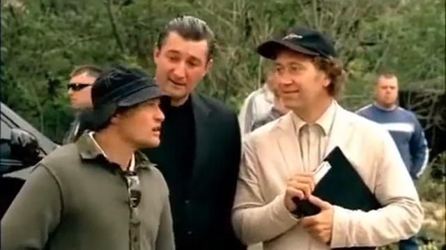 дед спас коалу, которая бродила по дороге