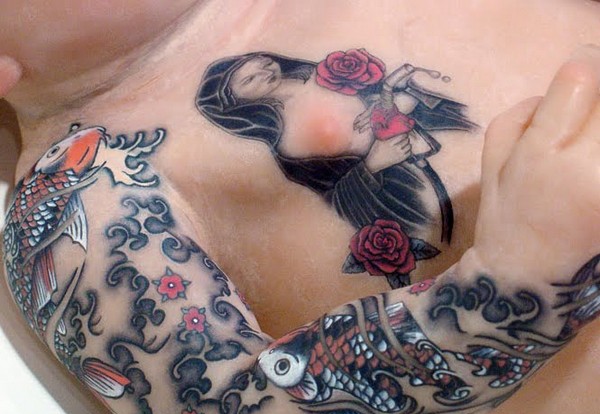 Странная игрушка - татуированый младенец