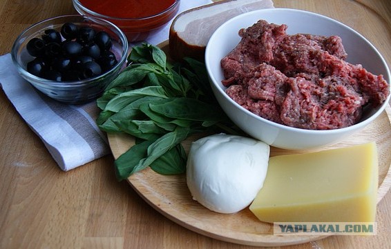 Пицца с мясными шариками