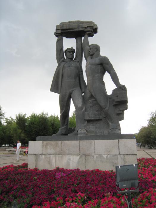 Памятники, которые иначе воспринимаются народом