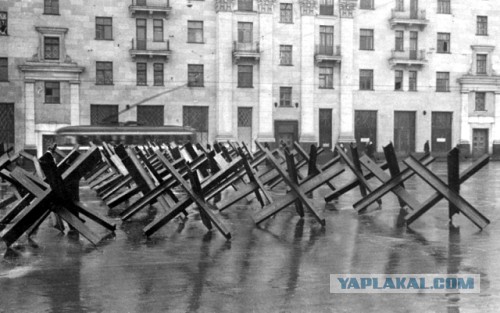 В Москве перед Новым годом людные места огородили бетонными блоками