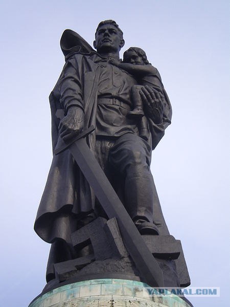 Мемориал Трептов-парк в Берлине