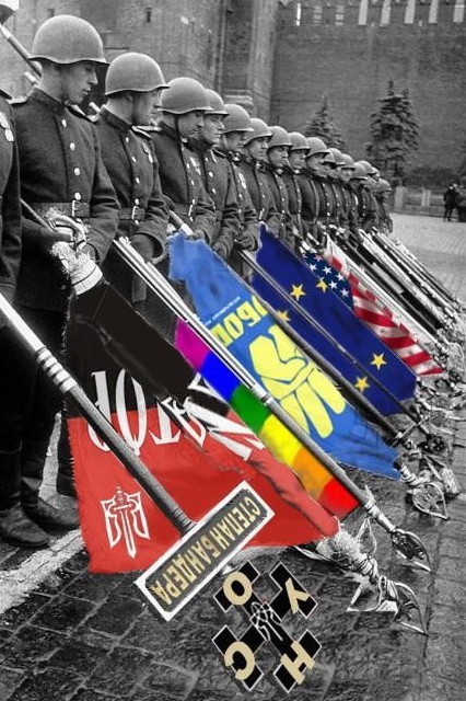 У здания Совета Европы в Страсбурге спускают российский флаг