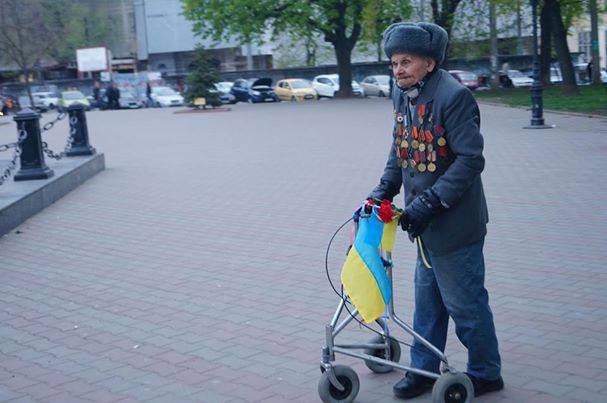 В Киеве начался митинг против новой власти