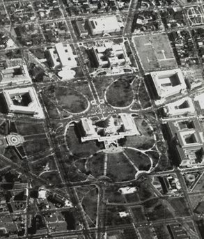 У гроба Папы Иоанна Павла II