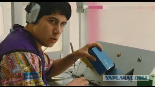 В некоторых файлах по делу Эпштейна можно прочитать всё, что американский Минюст попытался замазать.