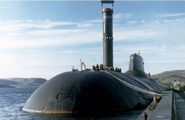 Как отдыхают моряки на "Дмитрии Донском" - самой большой подводной лодке в мире