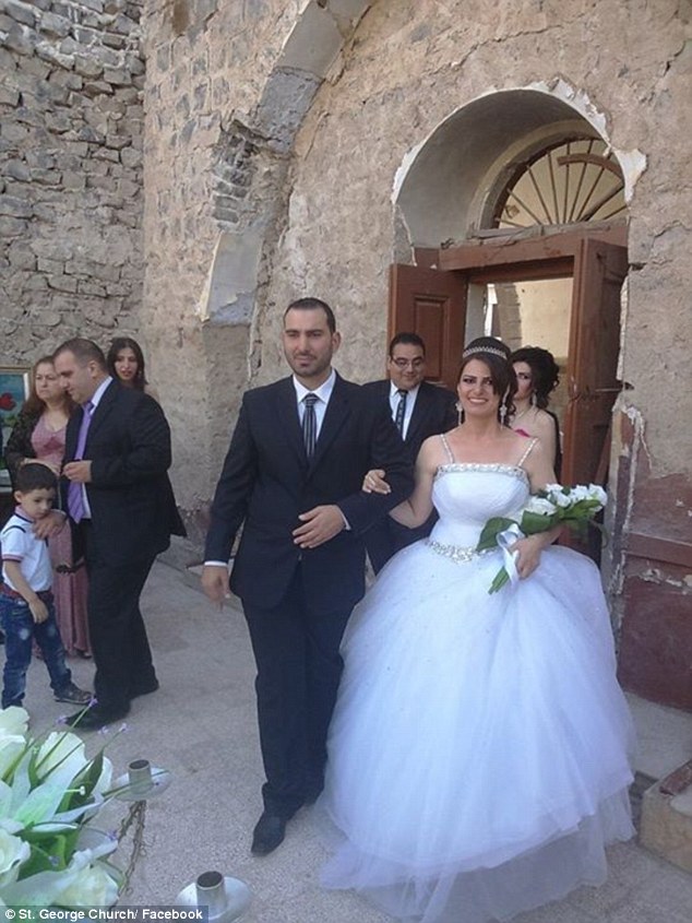 Венчание в руинах: сирийские христиане поженились