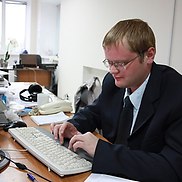 «Будете валяться мертвыми»: Офицер, избивший женщину в Красноярском крае, отстранен от службы