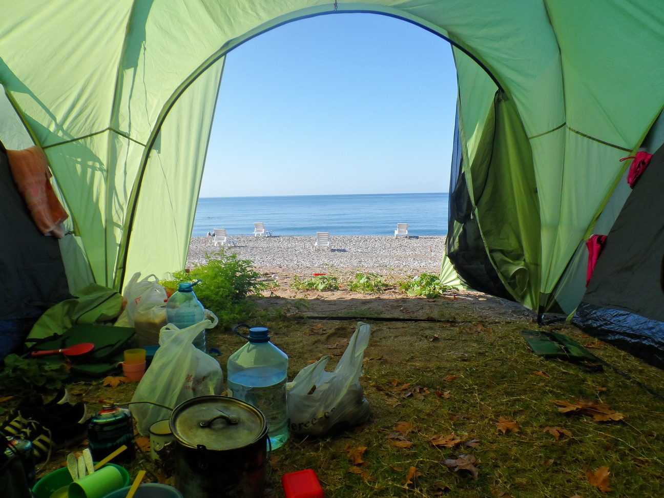 В палатках на черном море