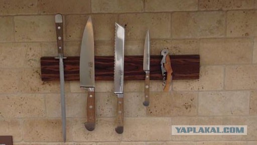 Магнитная подставка для ножей