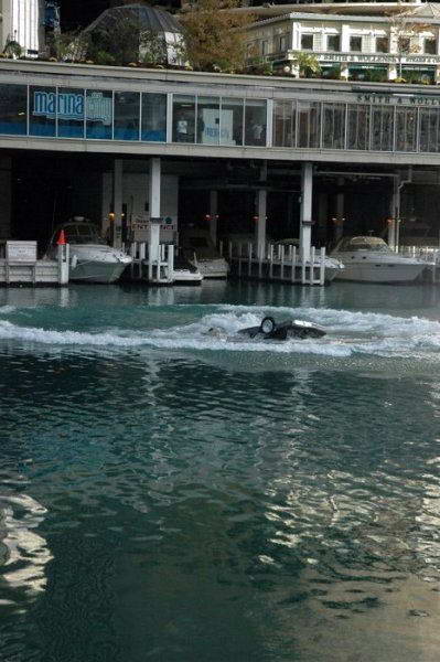 Машина - не птичка!