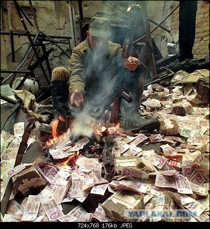 Мужчина делал ремонт в доме и нашел клад