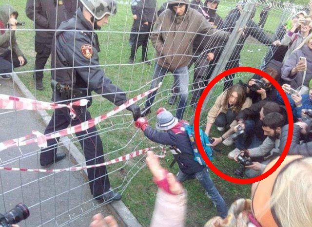 В Екатеринбурге на акции протеста против строительства храма силовики сломали нос 17-летнему подростку