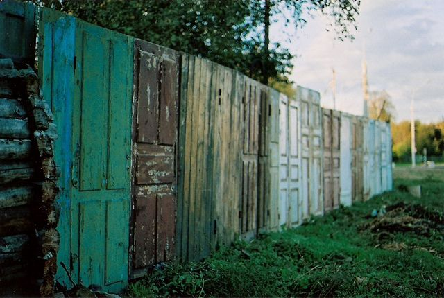 Пока выход найдешь, всю голову разобьешь...