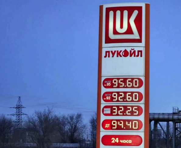Бензин значительно подешевеет