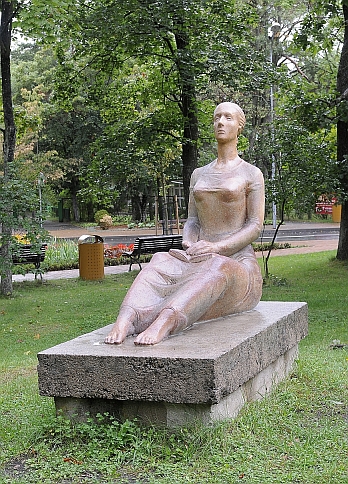 Необычные памятники
