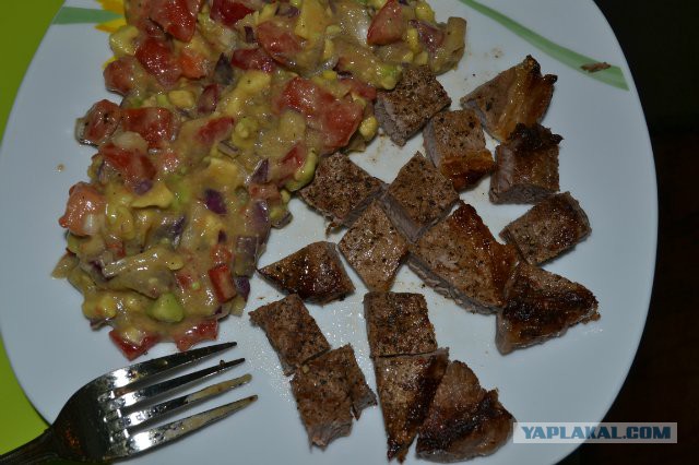 Гуакамоле(мой рецепт) с говяжими медальонами!