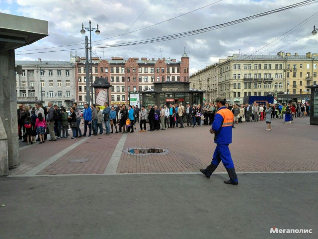 Кто последний в метро?