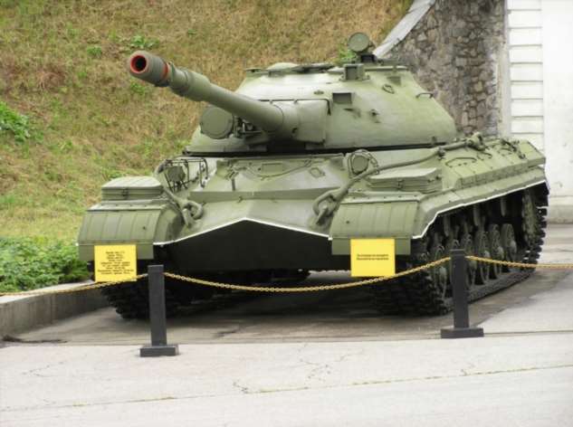 ИС-5: каким был последний советский тяжелый танк, прослуживший до 1993 года