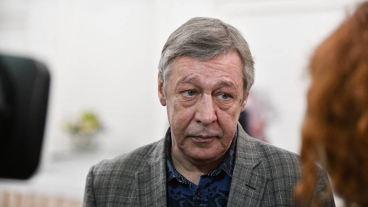 Михаилу Ефремову предложили должность директора швейной фабрики