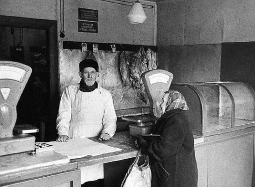 Развеиваем миф, что в СССР вдоволь-то и не ели и сравниваем с современностью