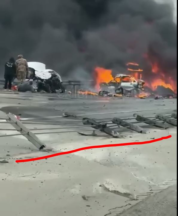 Бензовоз загорелся во время ДТП на трассе между Ростовом и Таганрогом