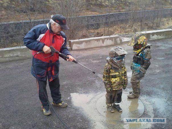 Встретил сына из школы....