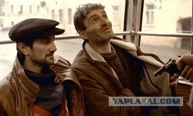 «Стреляющая свадьба» проехала по центру Петербурга