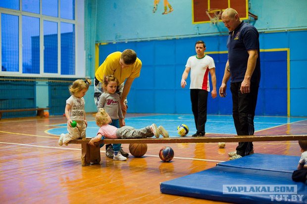 Гомельские папы с малышами организовали клуб, в который не пускают женщин