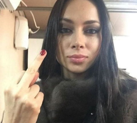 Разбили камеру и вытолкали. На ведущую "Ревизорро" Самбурскую напали в Сочи
