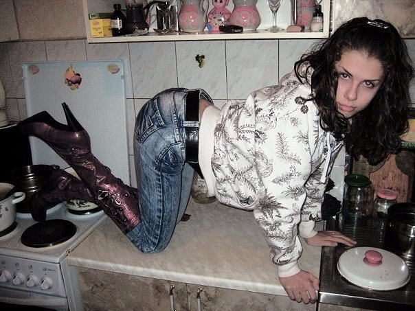 Давай я тебя ещё вот в этой позе сфоткаю