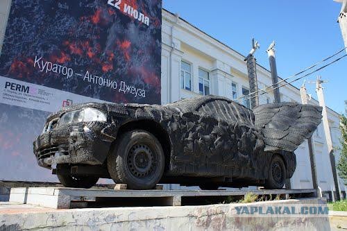 Шиномонтажник внезапно открыл в себе талант!