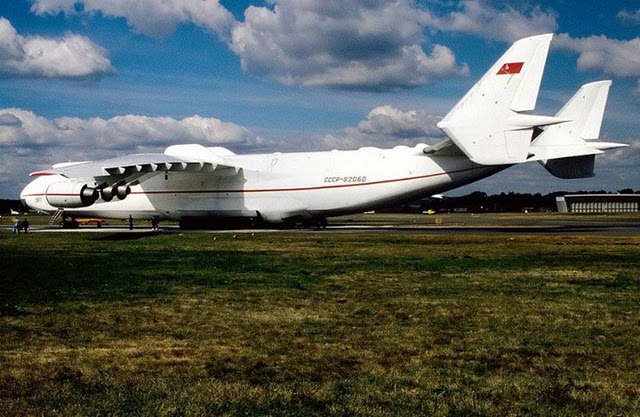 Самый большой самолет в мире - Antonov-2257621
