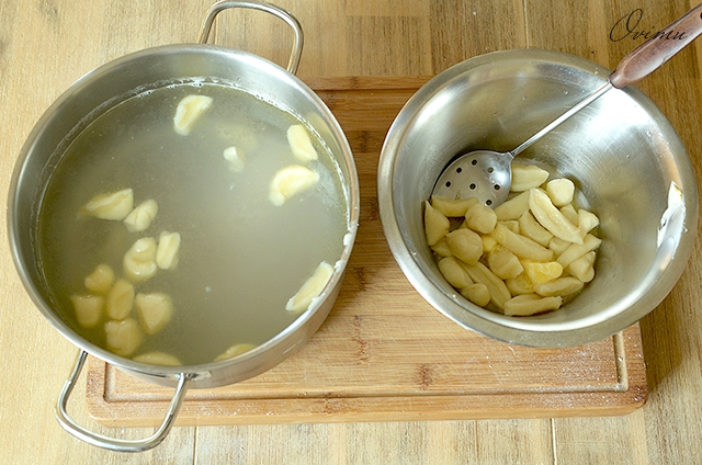 Украинская кухня. Брынзовые галушки.