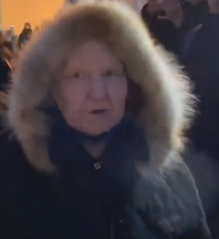 Смелая женщина против «силовиков»