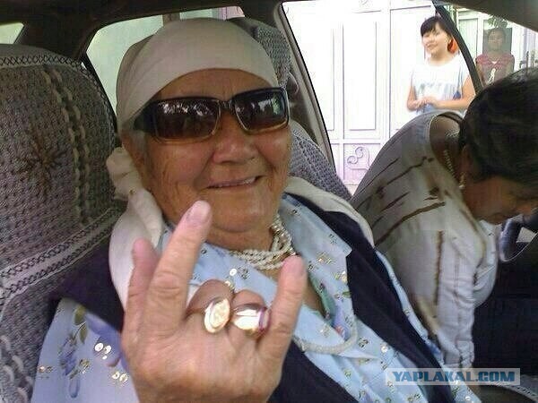 Ну и зачем мужчине за сорок с квартирой и машиной все эти молодые, но бедные женщины?
