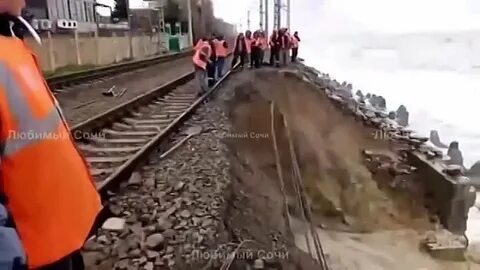 Шторм разнес набережную в Сочи