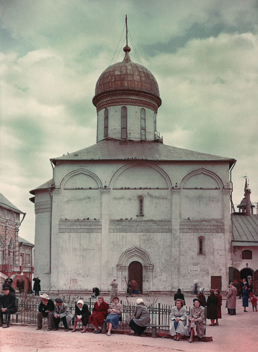 Троице-Сергиева лавра в цвете