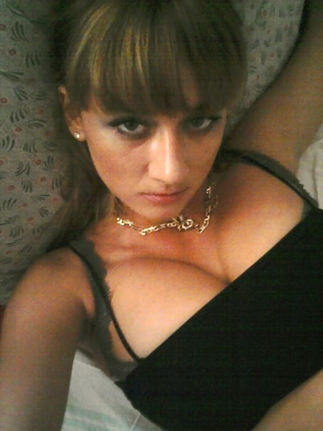 Girlwithyellowspoon Nude