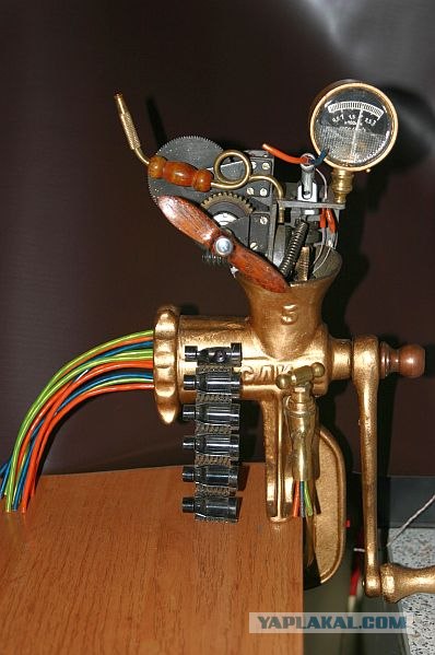 Памятник мясорубке