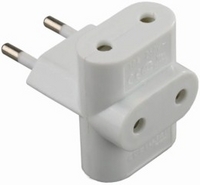 Зачем брать билеты на нижнюю полку в купе, если всё равно её надо уступать?