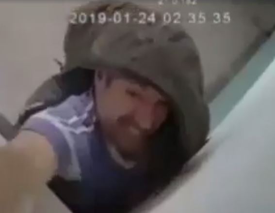 Он за анонимность в подъездах!