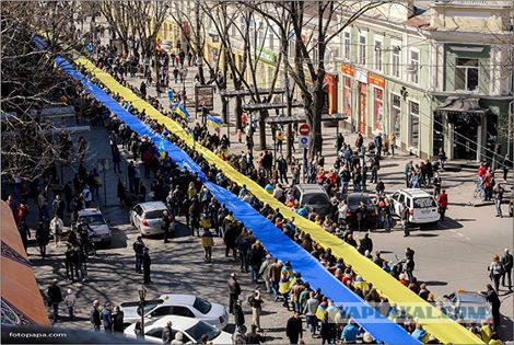 Митингующие в центре Харькова