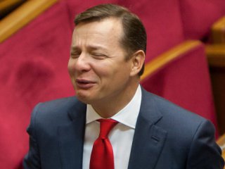 Порнозвезда с огромными титьками и человек-кукла идут на ужин