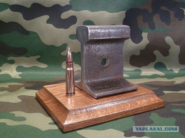 АК или СВД?! Кто пробьет рельсу?!