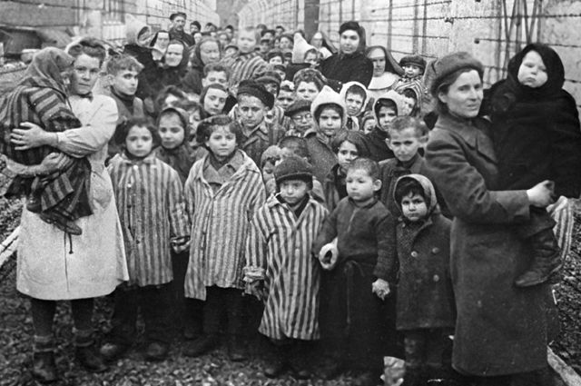 История "Освенцима". Кто освобождал "Освенцим"?