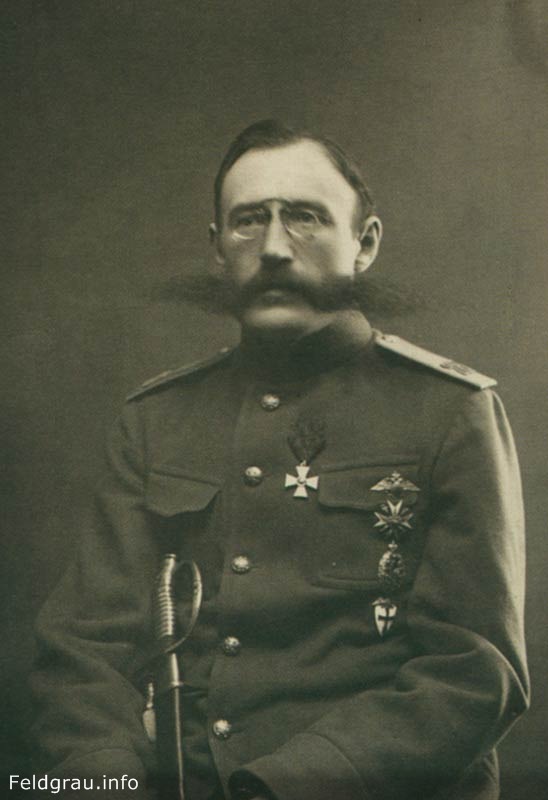 Самая забавная и необычная форма армий мира
